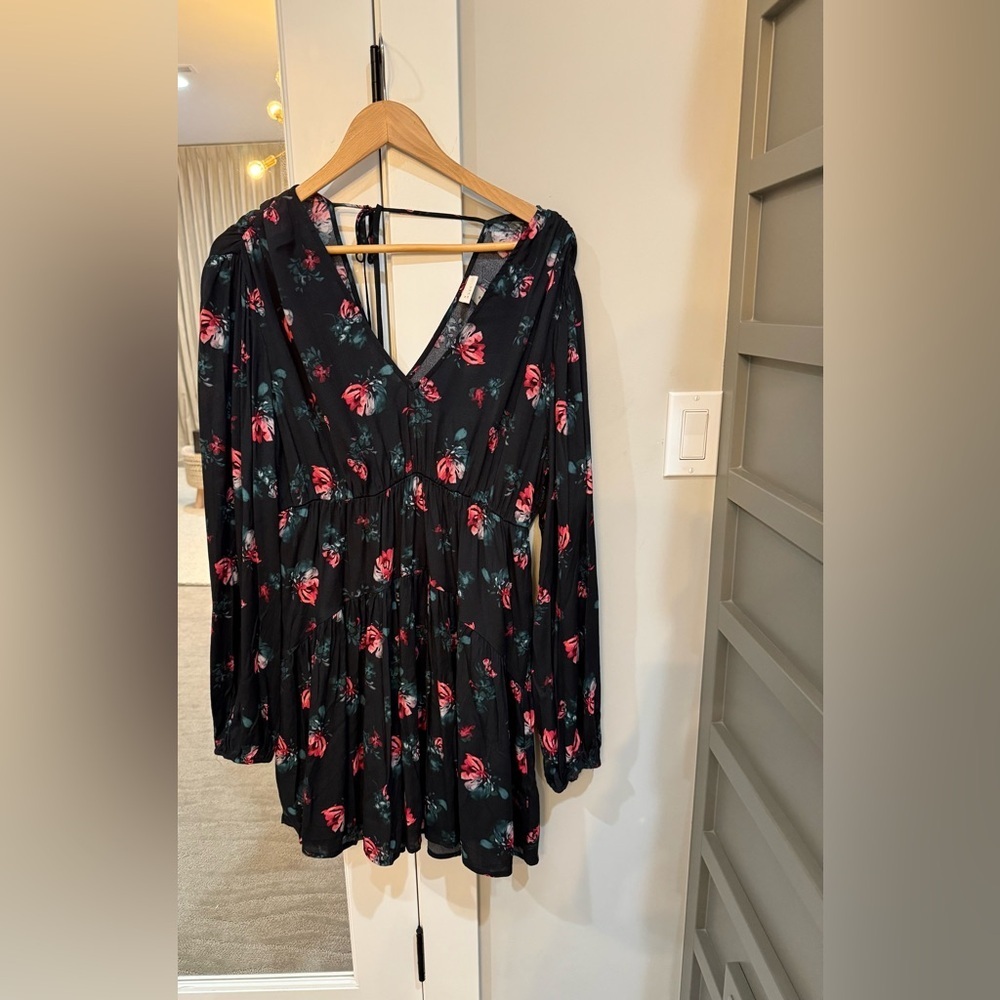 A New Day Floral Boho Feminine Floral Dress Long sleeved Size Medium NWT